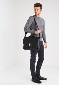 Piquadro Ventiquattrore - nero