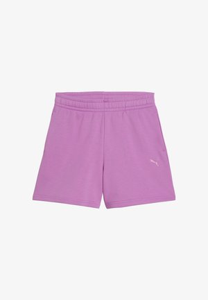 Hellviolette Freizeitsshorts mit elastischem Bund und kleinem Puma-Logo am rechten Bein vor weißem Hintergrund.