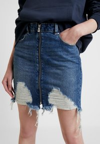 Guess Áčková sukně - blue denim