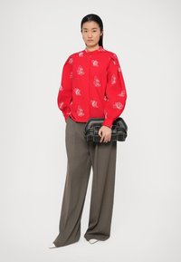 Hofmann Copenhagen ADELE - Blúzka so zapínaním na gombíky - scarlet red/creme