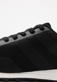 Pier One Sneakers - black