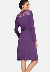 Lisca Badjas - violet