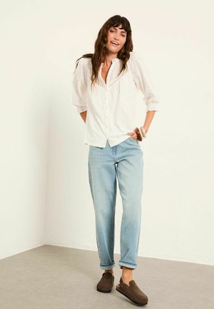 REGULAR FIT BRODERIE - Hemdbluse - ivory