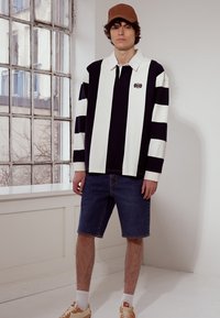 Levi's® 405™ STANDARD SHORTS - Pantaloni scurți din denim - corgi jupiter blue