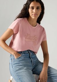 Levi's® GRAPHIC BOXY SINCE - Printtipaita - levis since na