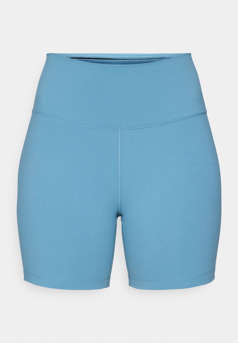 Pantalones cortos atléticos azul claro con una cinturilla alta, textura suave y detalles de costura. Diseñados para la comodidad y la movilidad.