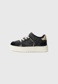 Valittu, black