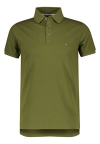 Olivově zelený polo tričko vyrobené z bavlny s klasickým límečkem, tříknoflíkovou légou a malým logem na levé hrudi. Krátké rukávy.