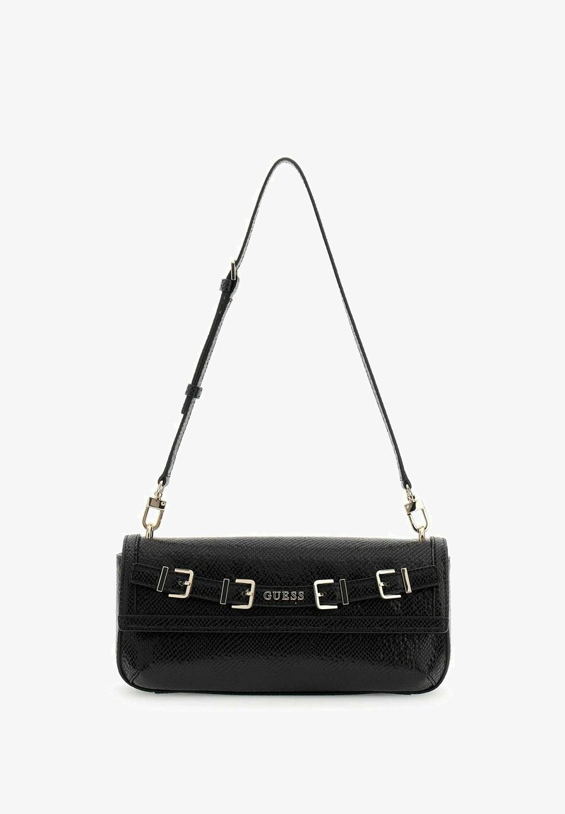 Sac à bandoulière en cuir noir texturé avec sangle réglable, multiples boucles argentées, et logo "GUESS" sur le rabat avant.