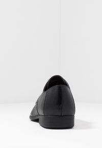 Pier One Derbies & Richelieus - black