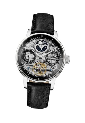 Montre automatique avec un boîtier en acier inoxydable argenté, bracelet en cuir noir texturé, cadran ajouré affichant des engrenages, et un indicateur de phase de lune.