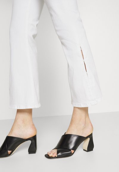 FRAME LE CROP MINI SLITS - Τζιν καμπάνα - blanc