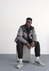 The North Face M SAIKURU JACKET - Zimska jakna - smoked pearl
