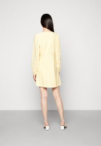 VILA Jerseyklänning - yellow