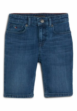 Denimshorts i mørkeblå med et klassisk snit. Har forlommer, knaplukning og en kontrastfarvet taljebåndsdetalje.