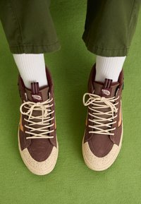 MTE SK8-HI WATERPROOF UNISEX - Zapatillas altas - brown