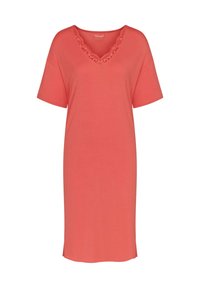 Koronkowa nocna sukienka w kolorze koralowym z krótkim rękawem i dekoltem w kształcie litery V. Wykonana z miękkiego, lekkiego materiału w luźnym fasonie.