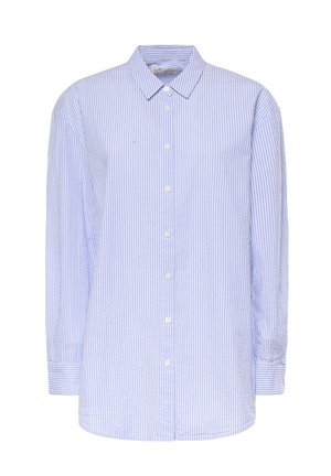 Chemise à manches longues rayée verticalement bleu clair et blanc avec col et poignets, présentée sur fond blanc.