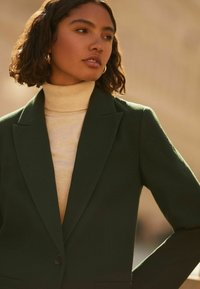 Friends Like These REGULAR FIT - TAILORED SINGLE - Klasický kabát - khaki green