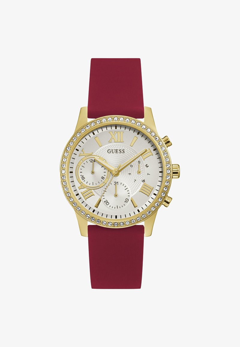 Montre-bracelet plaqué or avec un cadran rond texturé blanc, des chiffres romains en or, des sous-cadrans chronographe et un bracelet en silicone bordeaux. Accentué de cristaux.
