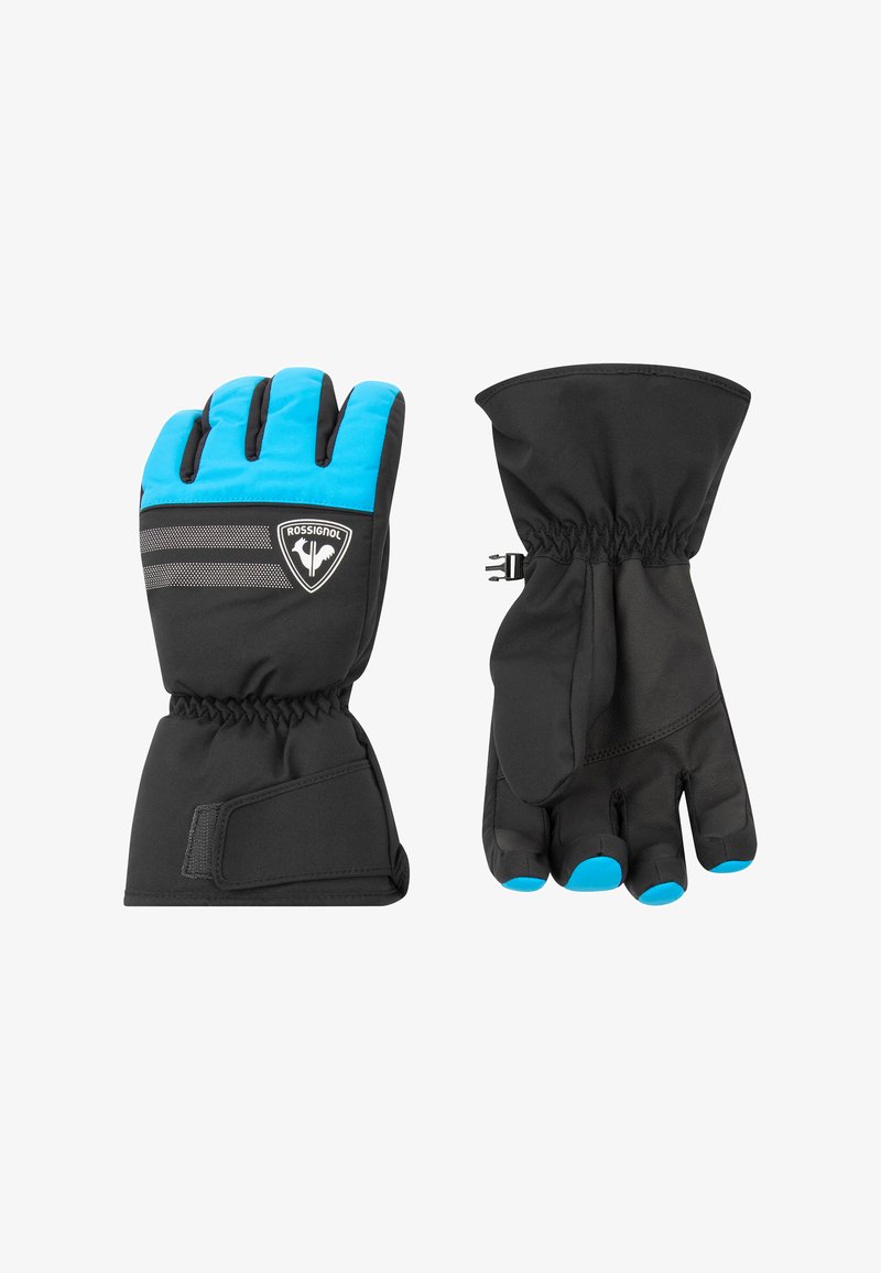 Černé lyžařské rukavice s modrými akcenty, tvarované prsty, elastické manžety a bezpečnostní zápěstní pás. Na hřbetu rukavice je logo.