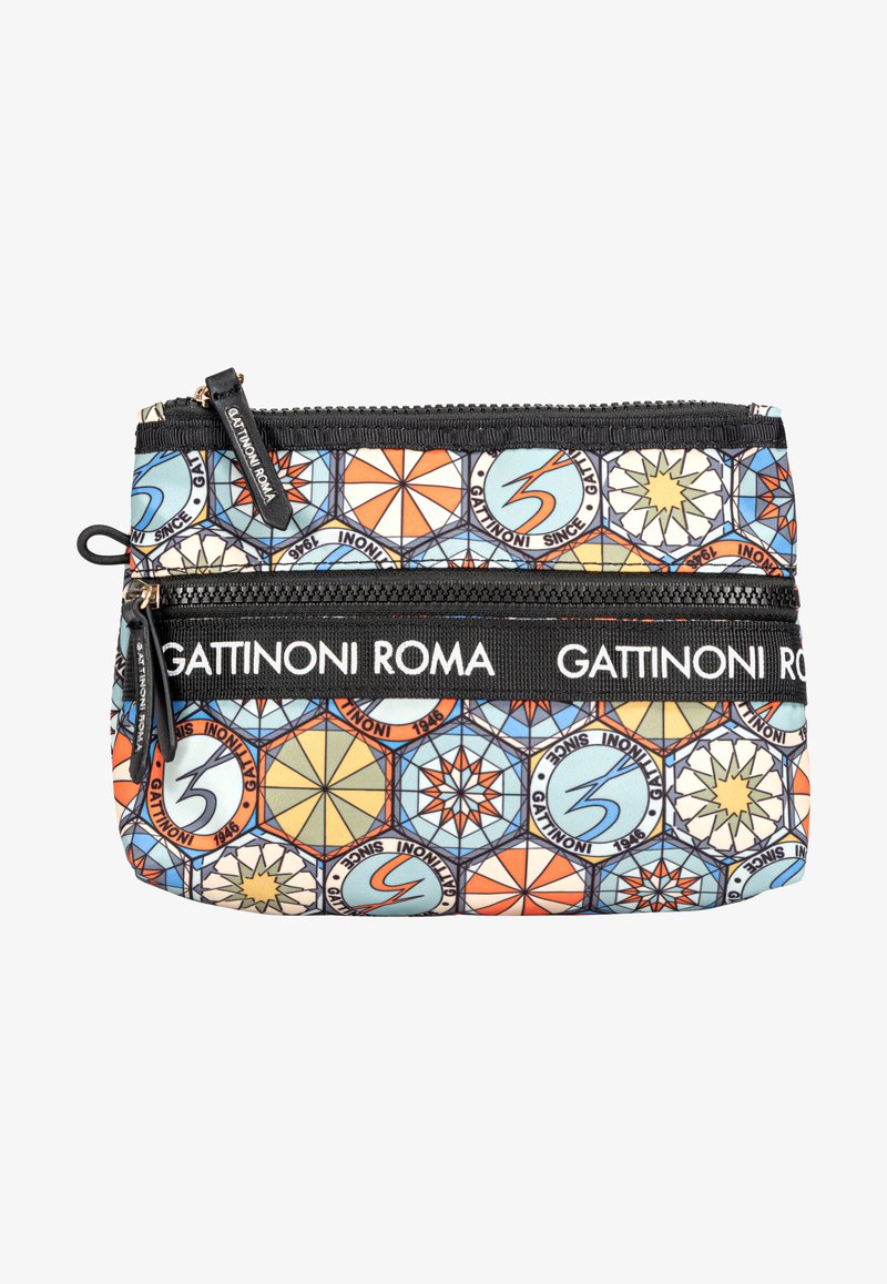 Borsa cosmetica con zip realizzata in tessuto sintetico a motivi; presenta design geometrici in blu, arancione e crema, con accenti neri e testo.