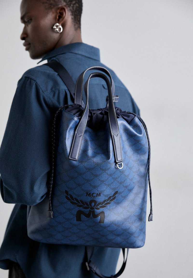 MCM Tagesrucksack dunkelblau