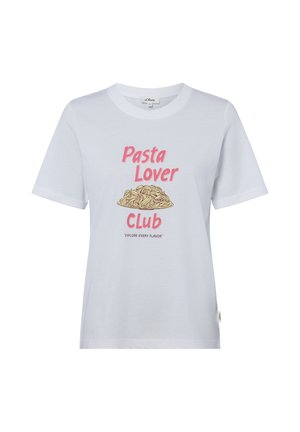 Weißes T-Shirt mit kurzen Ärmeln und pinkem Text "Pasta Lover Club" sowie einer Illustration eines Spaghetti-Tellers in der Mitte, plus kleinem Slogan darunter.
