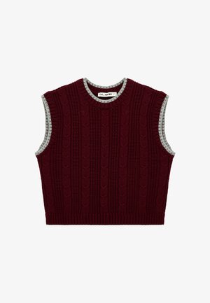 Bordeaux mouwloze gebreide trui met een textuur kabelpatroon en een halslijn en armsgaten met zilveren accenten.