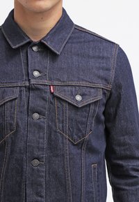 Levi's® THE TRUCKER - Kurtka jeansowa