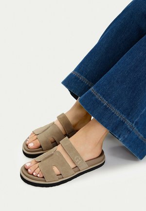 Gino Rossi, GINO ROSSI WOMEN'S FLIP-FLOPS BEIGE - Sandalias planas - beige