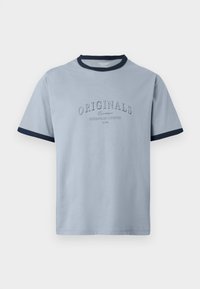 Δεν επιλέχθηκε, tradewinds