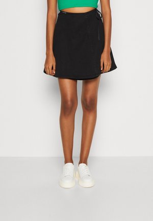 A-snit nederdel - black denim