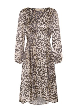 Pintes leopardu kleita vieglā audumā, ar V-veida kakla izgriezumu, garām pūkainām piedurknēm un plūstošu siluetu. Krāsas ietver bēšu un tumši brūnu.