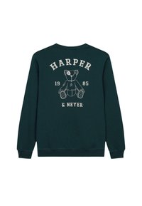 Sudadera verde oscuro con un gráfico de un oso y el texto "HARPER 1985 & NEYER" impreso en gris claro en la parte posterior. Tejido suave y texturizado.
