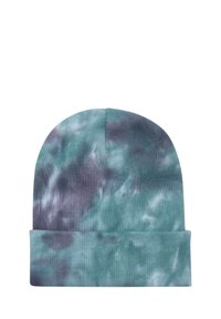 Berretto lavorato a maglia in eco-turchese e viola con motivo tie-dye, caratterizzato da una trama a costine e risvolto per maggiore calore e stile.
