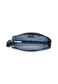 Kipling zippered pouch i svart med en färgglad insidedesign. Har dubbla zippered fack och ett mjukt dragkedjehandtag.