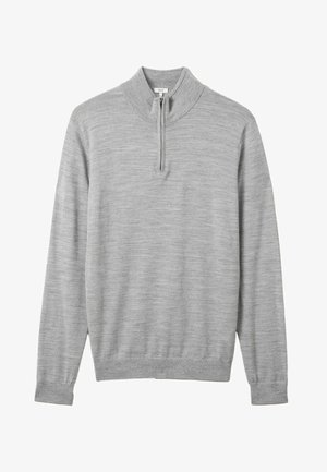 Sedý pulóver s polovičným zipsom na golieri. Vyrobený z mäkkého materiálu, má dlhé rukávy a rebrovaný lem a manžety.