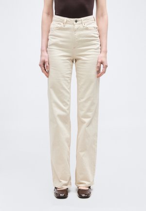 VMTESSA JEANS - Wide Leg - ecru