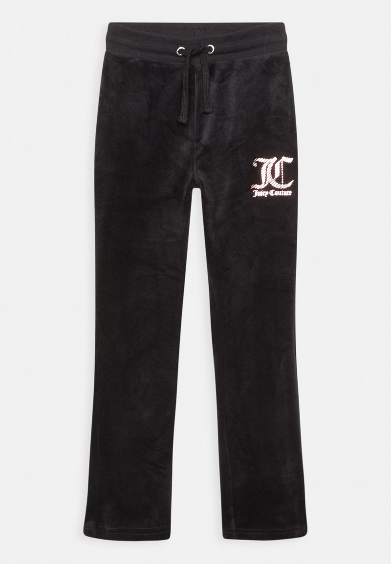 Sweatpants pretos em veludo com um cós elástico e cordão. Apresenta um logótipo e texto brancos na perna esquerda. Textura suave.