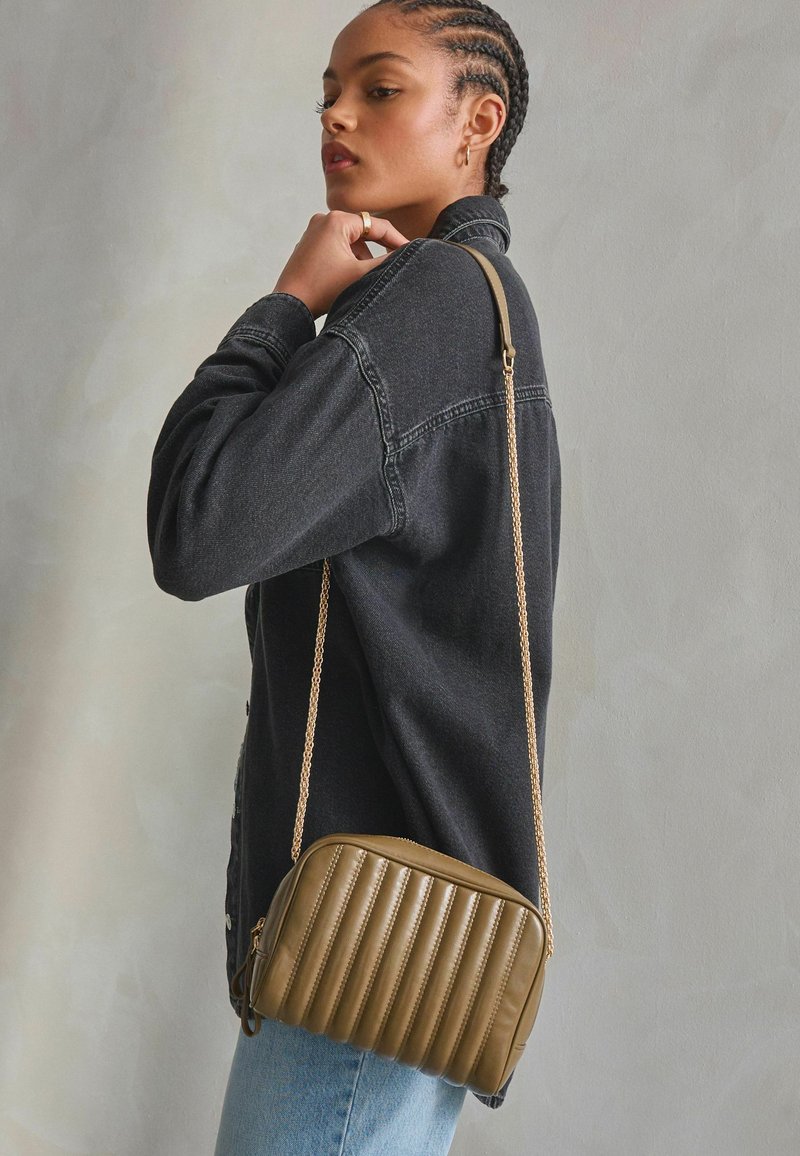 Next Geantă crossbody - khaki green
