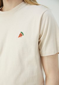 Selected Homme SLHREG CLAUS TEE - Basic T-shirt - fog