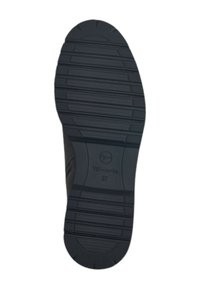 Suela de zapato de goma negra con surcos y estrías texturizadas. Presenta el logo y la impresión de tamaño 37. Diseño de punta plana y redondeada.