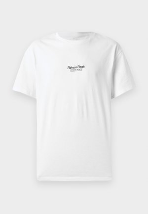 White cotton T-shirt with short sleeves, featuring the text "Palmiera Pantó" and "VENICE BEACH" in black script on the front.