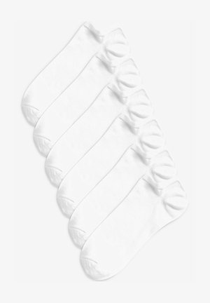 Zes paar witte katoenen enkelsokken, met een gladde textuur, ronde teen en geribbelde biesdetails.