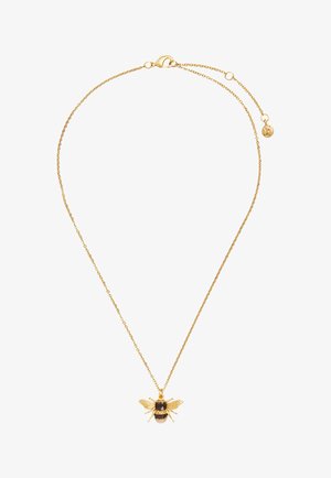 Gouden ketting met hanger in de vorm van een gedetailleerde bij, met zwarte en gouden strepen en doorschijnende vleugels.