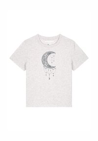 Grijze t-shirt met korte mouwen, voorzien van een marineblauw maansikkelontwerp met hangende elementen en cirkelvormige patronen in het midden van de voorkant.
