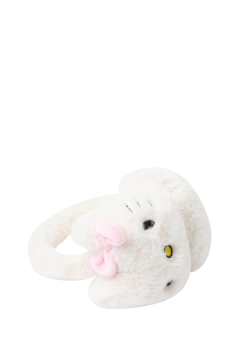 Juguete de anillo de peluche blanco en forma de gato con textura suave, que presenta ojos bordados en amarillo y negro y un acento de nariz rosa.