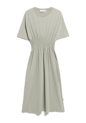 Mintgroene midi-jurk van zachte stof, met korte mouwen, een geplooide smocktail en een vloeiende rok. Geen patronen of hardwaren.