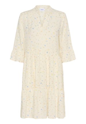 Hellgelbes Kleid mit V-Ausschnitt, Dreiviertelärmeln und Rüschen an den Ärmelabschlüssen. Es hat einen floralen Druck in Blau, Rosa und Grün. Gestuftes Design.